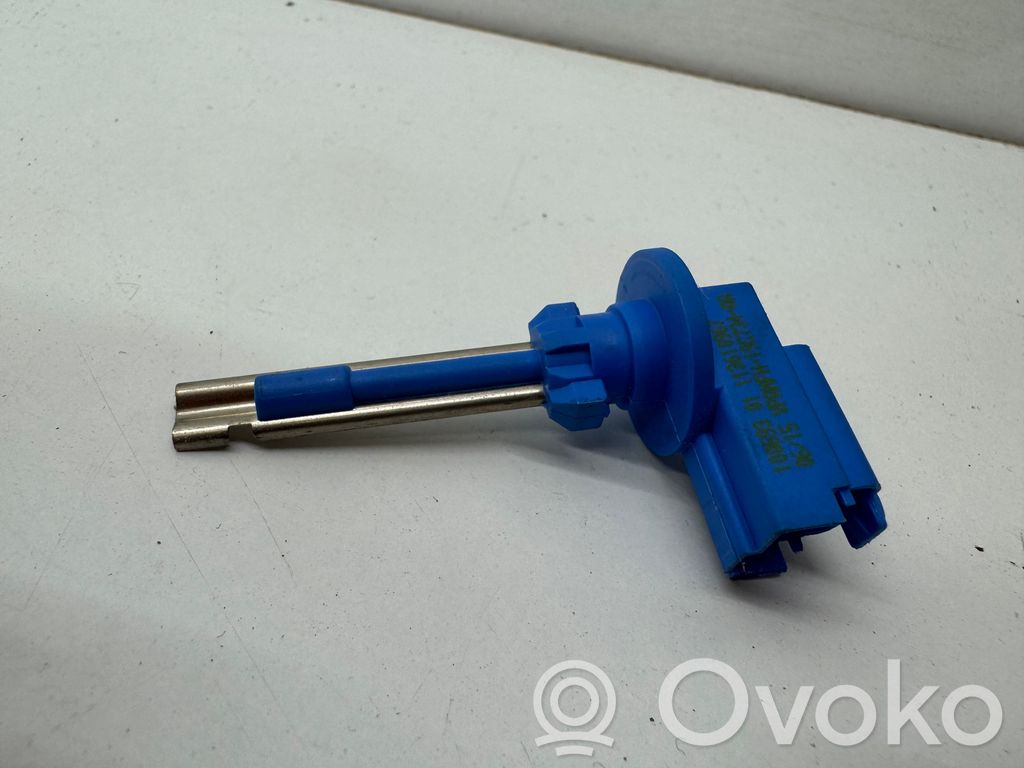 Interior temperature sensor   100693