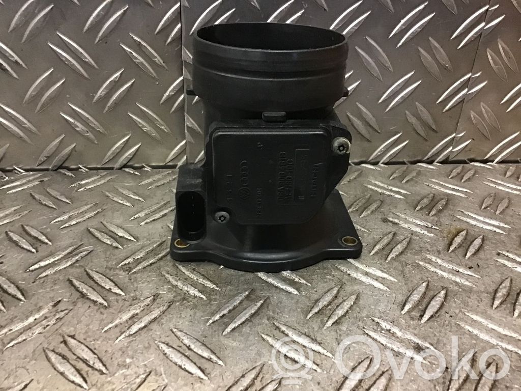 Audi A4 S4 B5 8D Przepływomierz masowy powietrza MAF 