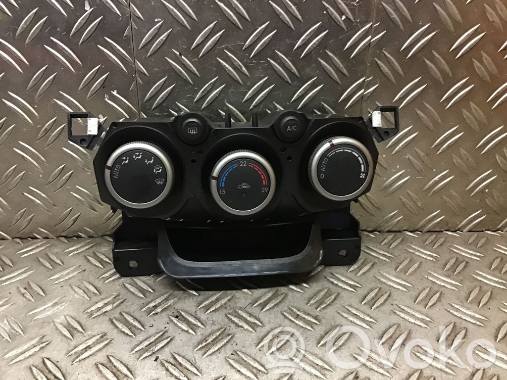 Mazda 2 Climate control unit 