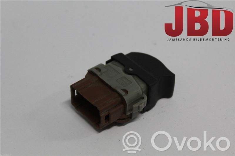 Electric window control switch   8200242600