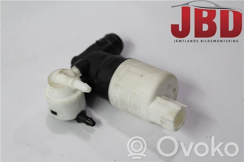 Windscreen/windshield washer pump   1692412
