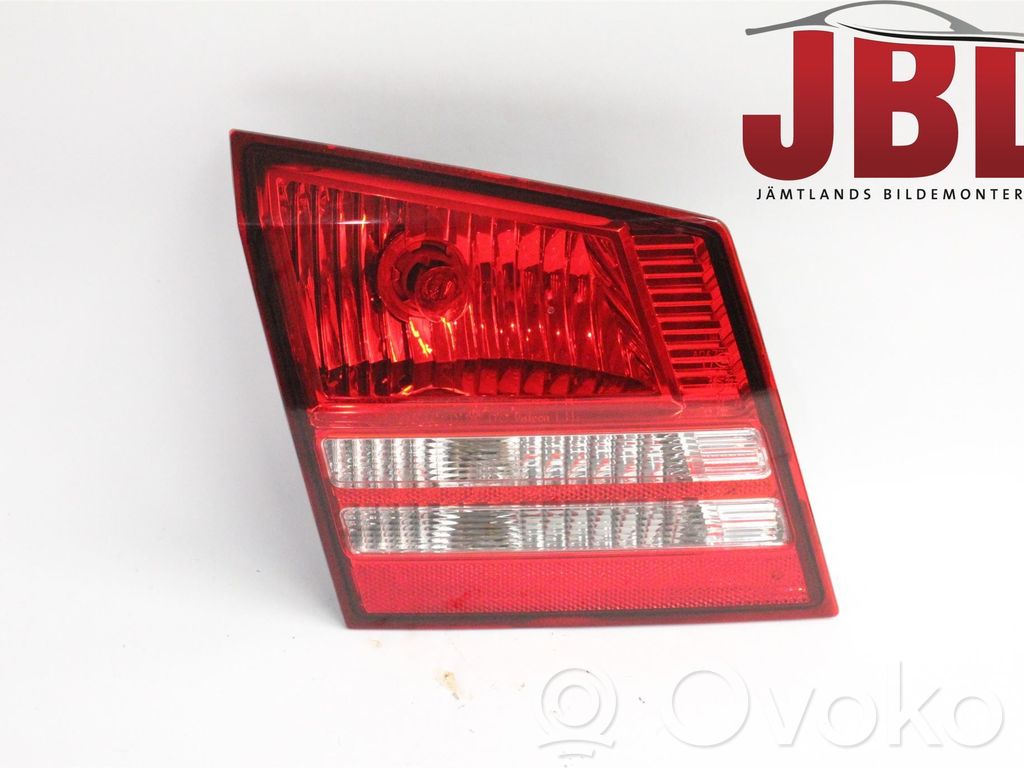Dodge Journey Lampy tylnej klapy bagażnika 