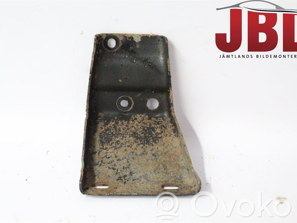 Rear bumper mounting bracket   55077705AA