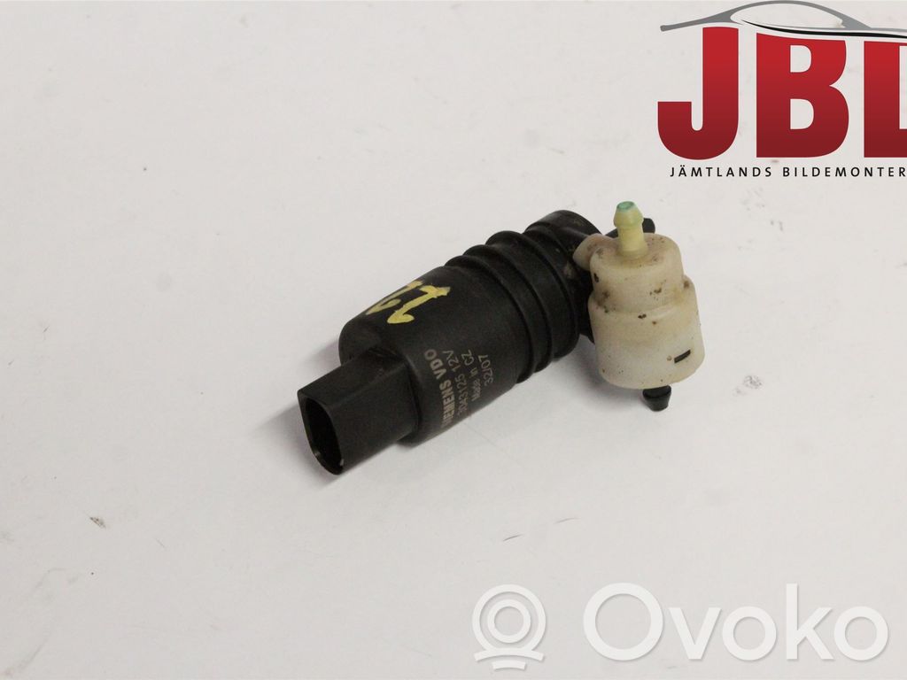 Windscreen/windshield washer pump   8260A059