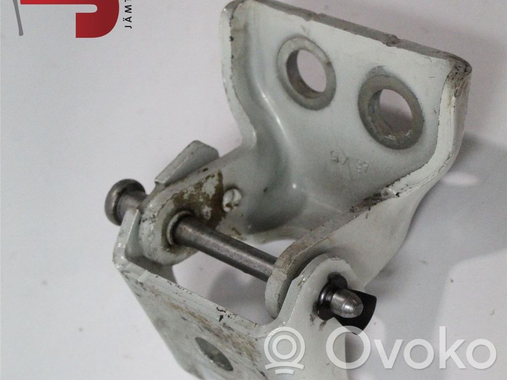 Peugeot Partner Front door upper hinge 