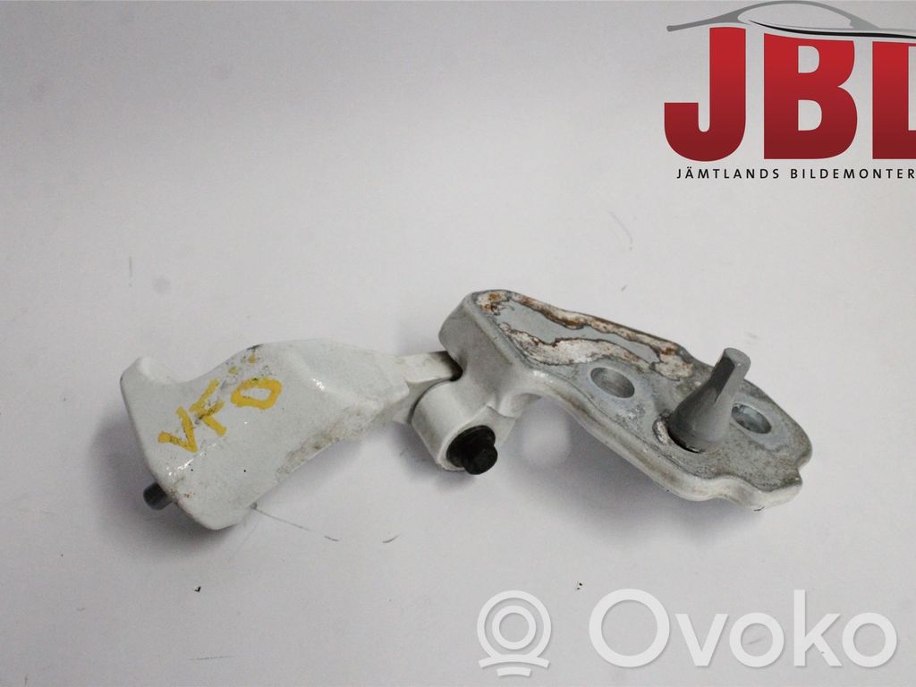 Front door upper hinge   2431884