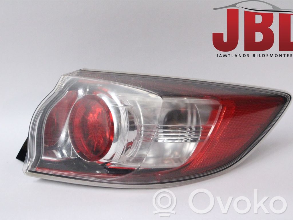 Mazda 3 II Aizmugurējais lukturis virsbūvē 