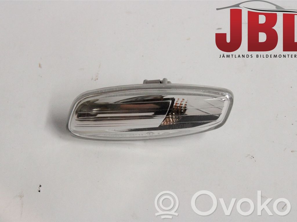 Citroen C3 Front fender indicator light 