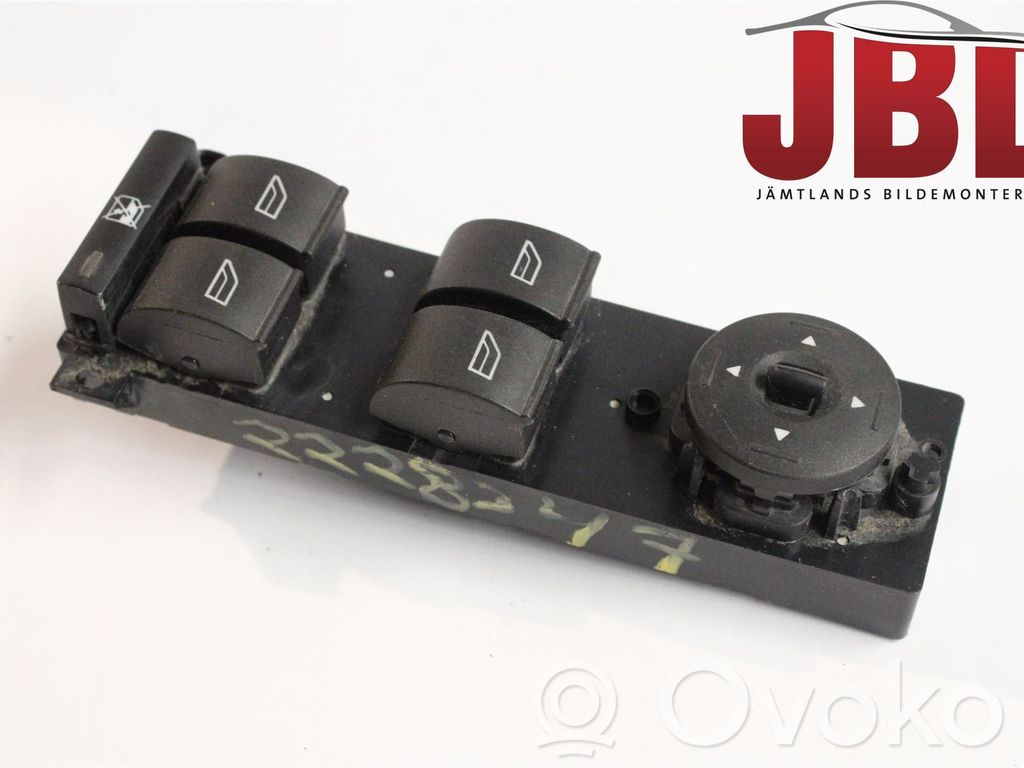 Electric window control switch   1547152