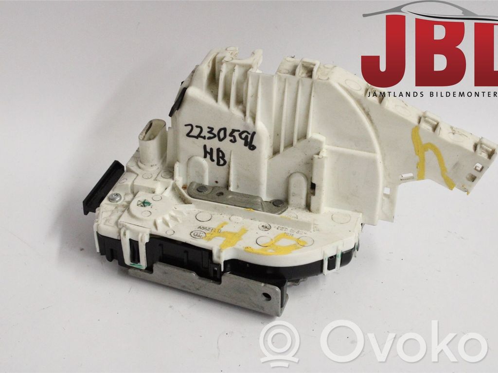 Fiat Freemont Zamek drzwi tylnych 