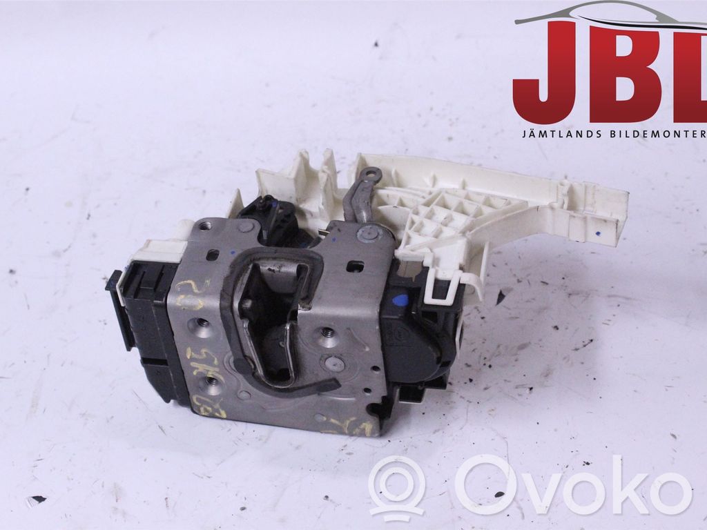 Volkswagen Crafter Front door lock 