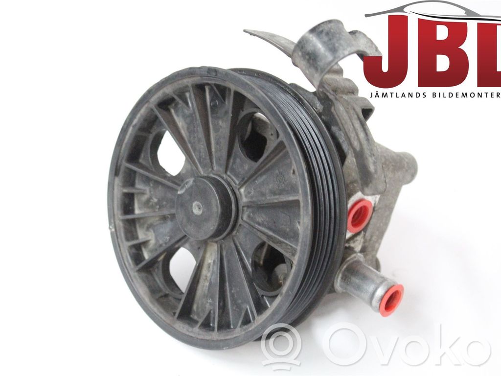 Volvo V70 Ohjaustehostimen pumppu 