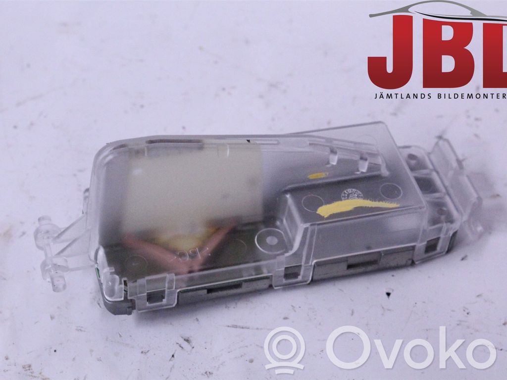 Volvo V60 Radion antenni 