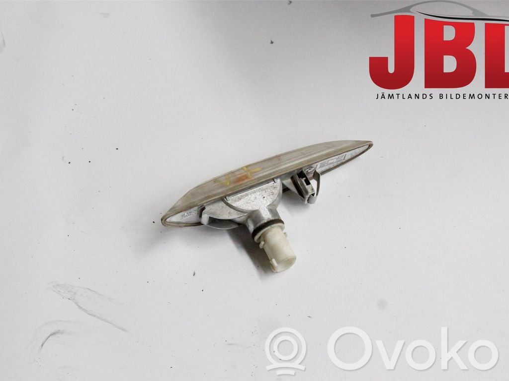 BMW X3 E83 Front fender indicator light 