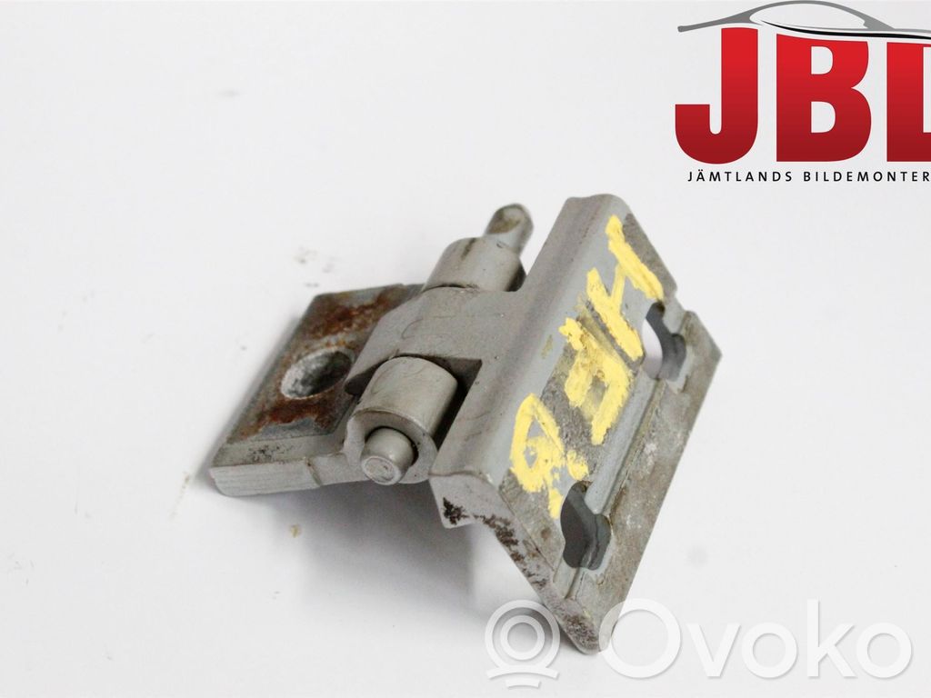 Volvo XC70 Front door upper hinge 