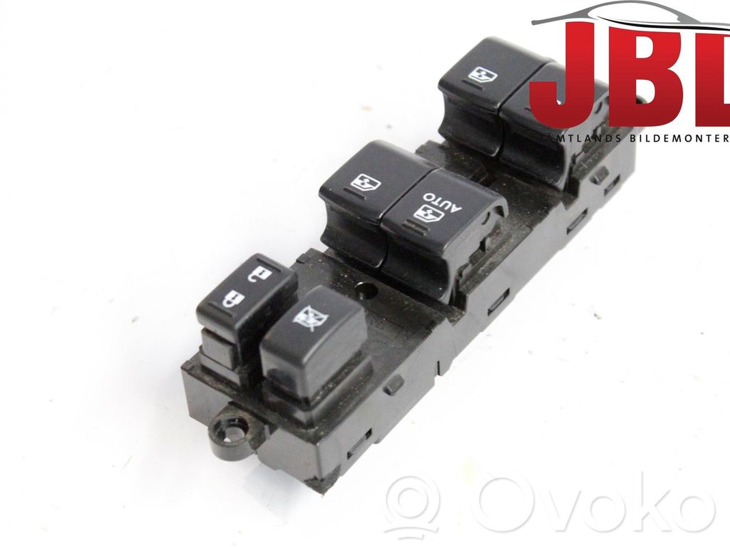 Subaru Outback Electric window control switch 