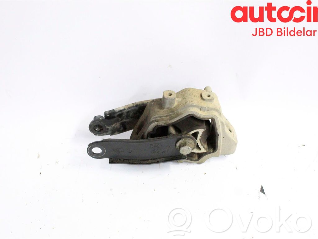 Volvo V60 Engine mounting bracket 