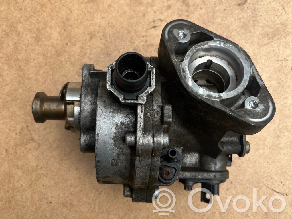 BMW 3 E92 E93 Oil pump 