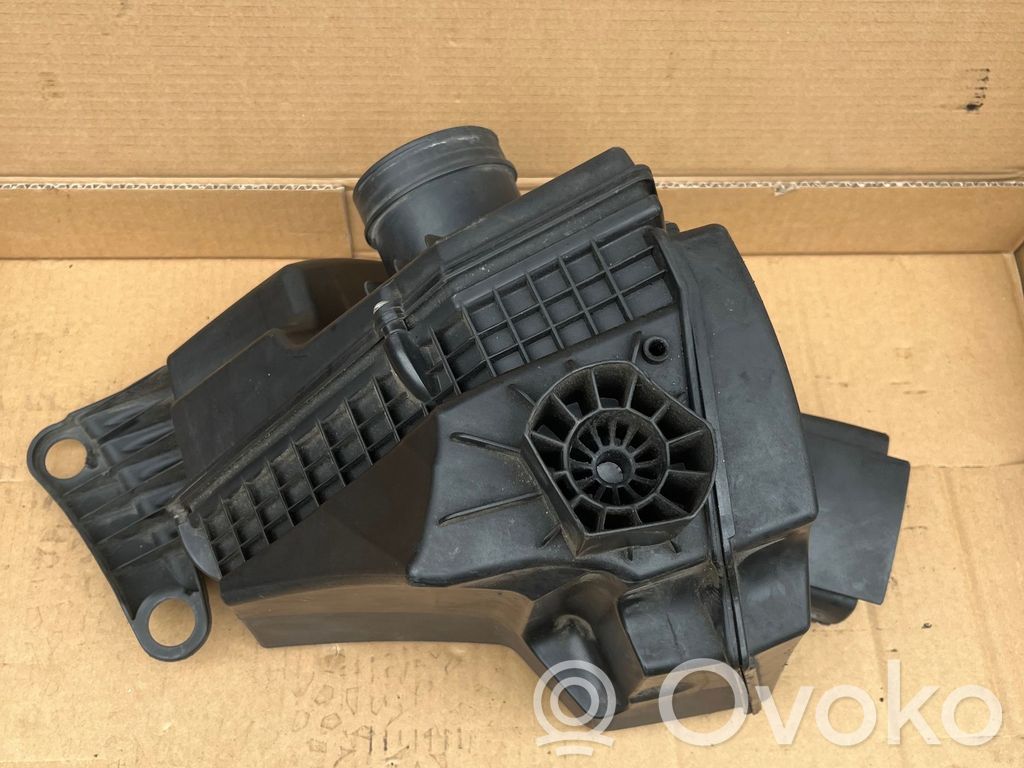 BMW 3 E92 E93 Air filter box 