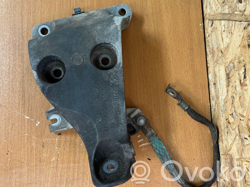 BMW X1 E84 Engine mounting bracket 