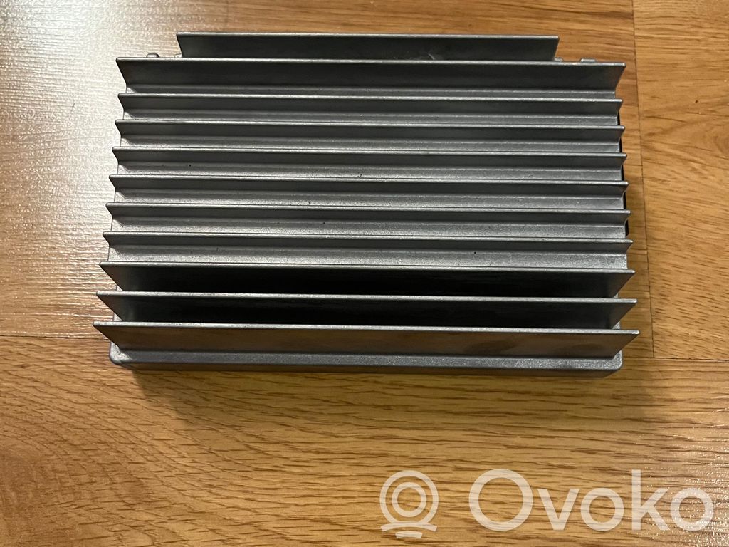 BMW X1 E84 Sound amplifier 