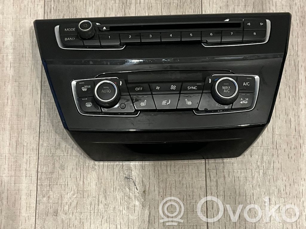 BMW X1 F48 F49 Przyciski / Przełącznik regulacji głośności 
