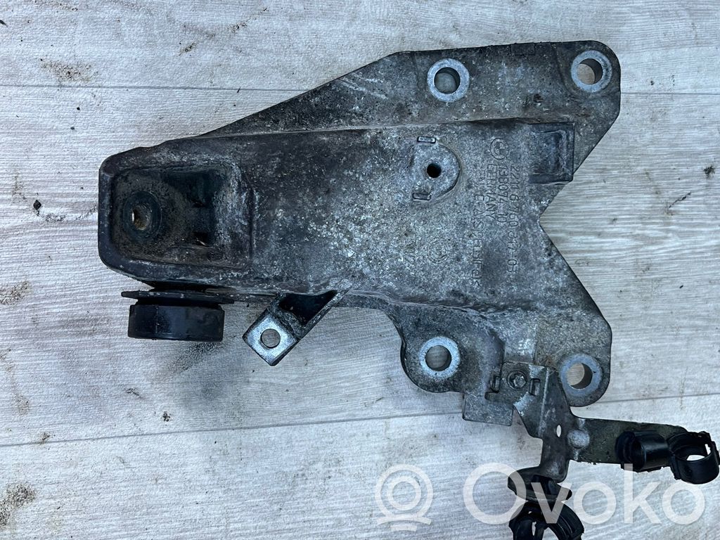 Engine mounting bracket   6760317,22116760317