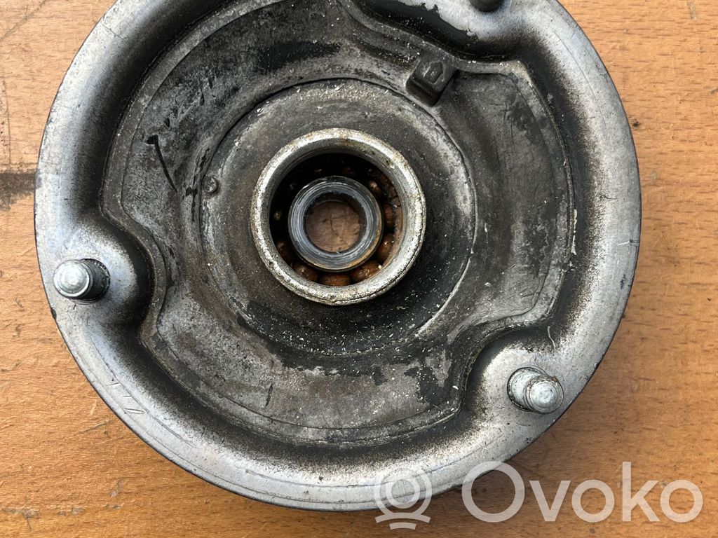 BMW 3 E92 E93 Front upper strut mount 