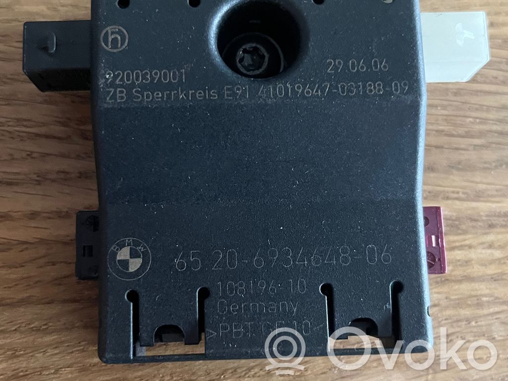 BMW 3 E90 E91 Antenos valdymo blokas 