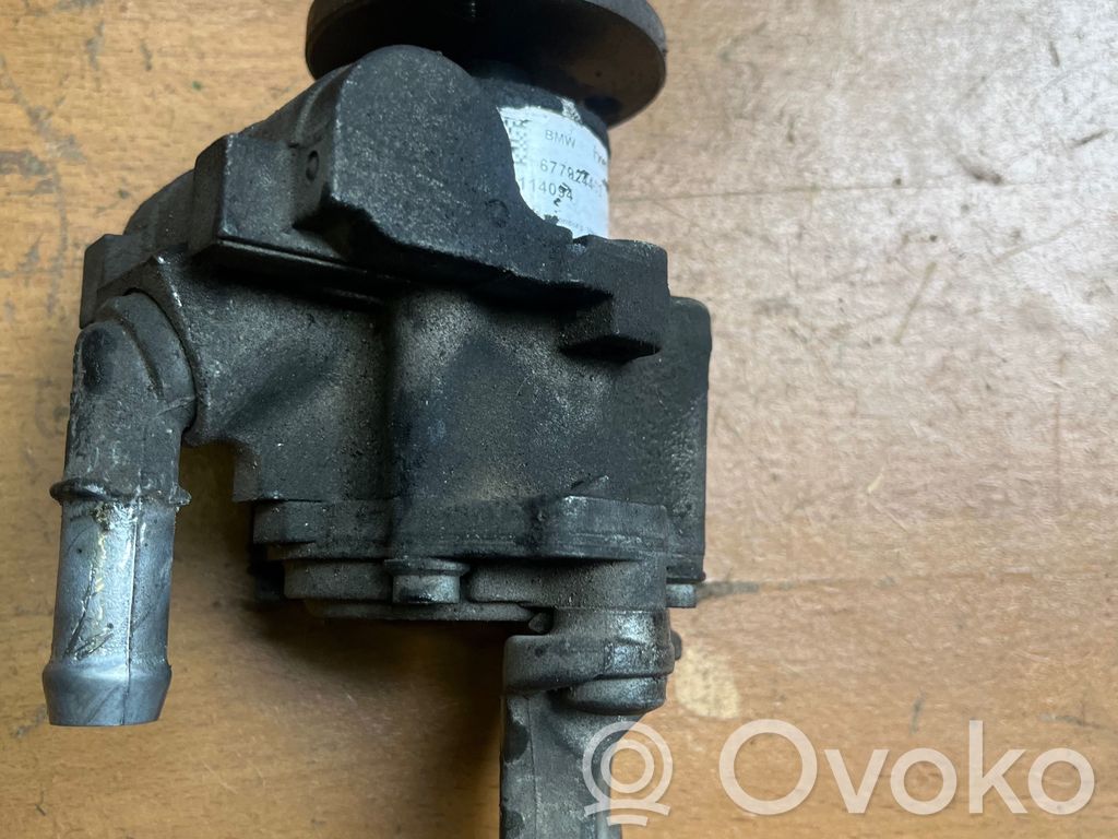 BMW 1 E82 E88 Vairo stiprintuvo siurblys 