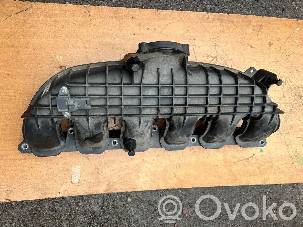 BMW 1 E82 E88 Intake manifold 