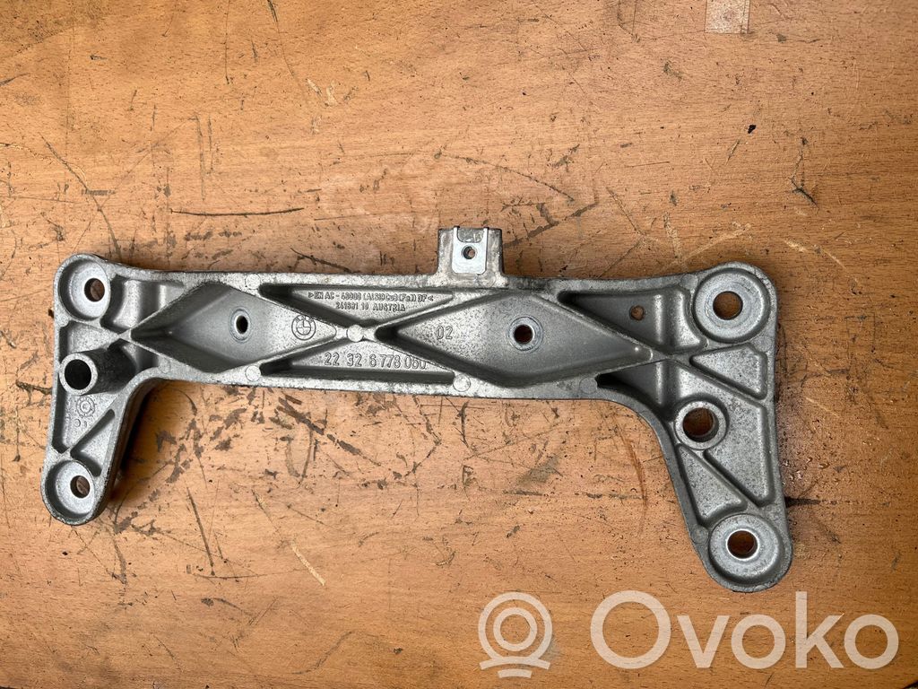 BMW 1 E82 E88 Gearbox mounting bracket 