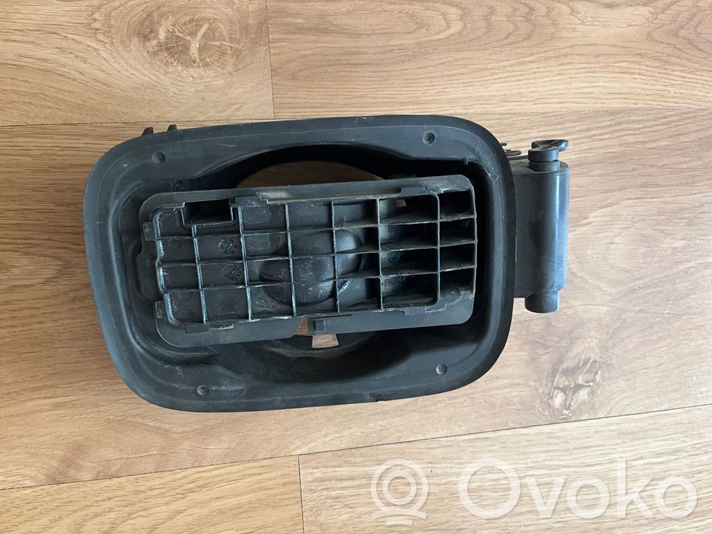 BMW 1 E82 E88 Tankdeckel Tankklappe 