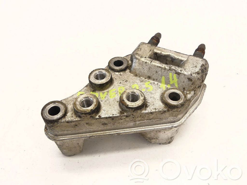 Engine mounting bracket