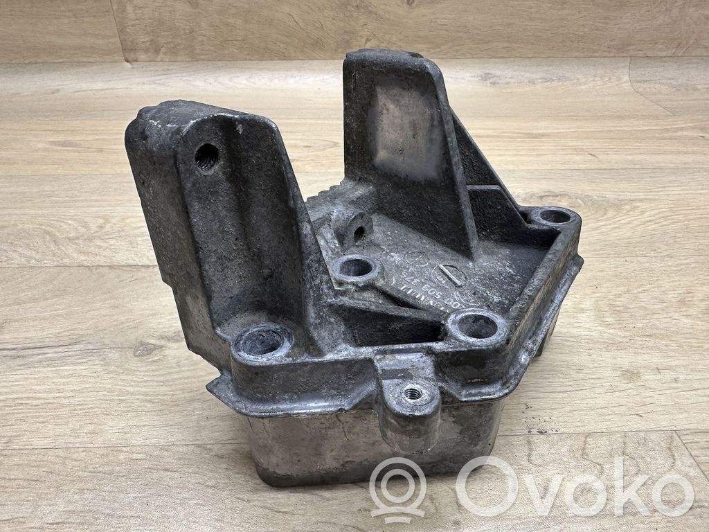 Renault Master II Engine mounting bracket 