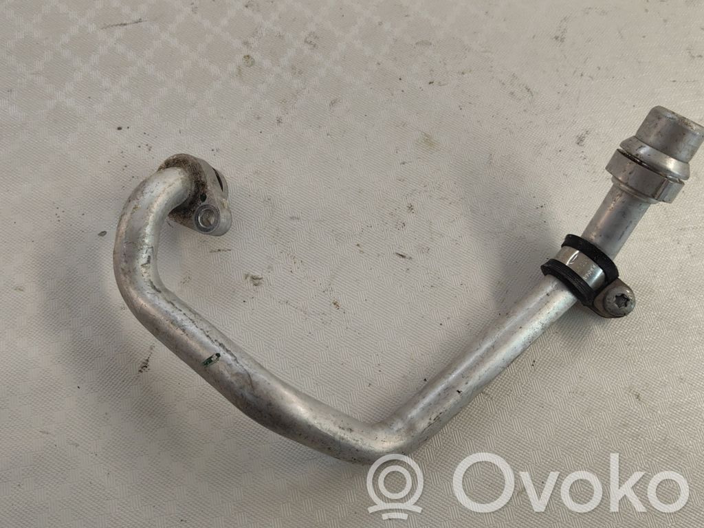 Audi Q7 4M Tubo flessibile del liquido di raffreddamento del motore 