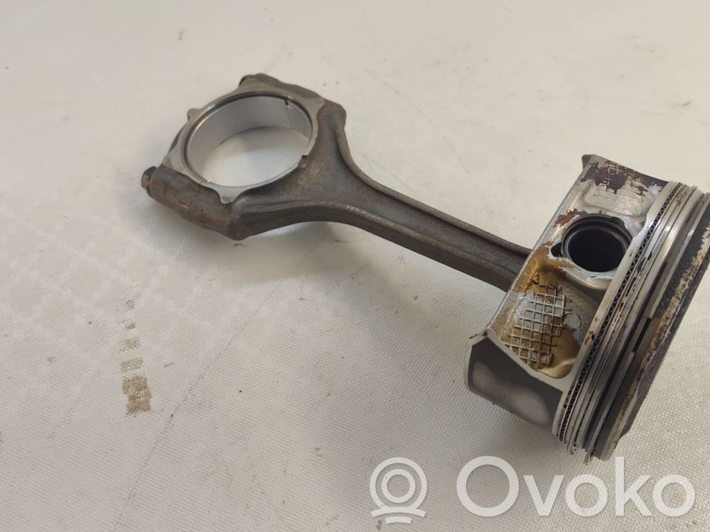 Chrysler Pacifica Piston with connecting rod 