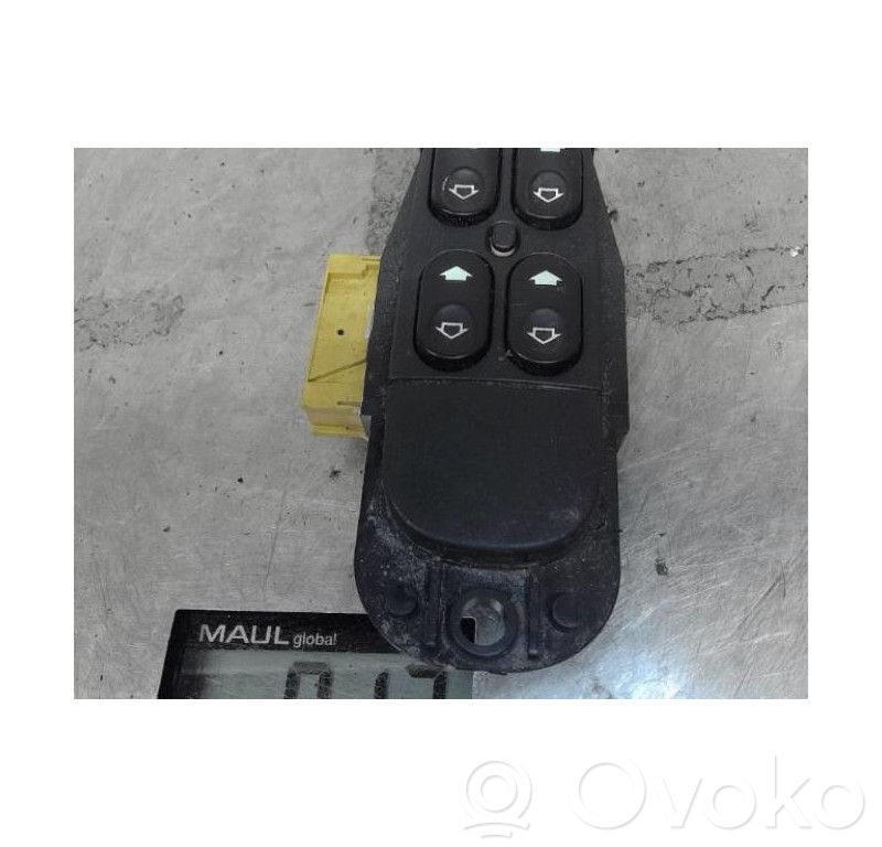Electric window control switch   XR837168