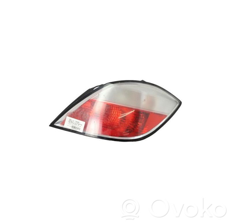 Opel Astra H Aizmugurējais lukturis virsbūvē 