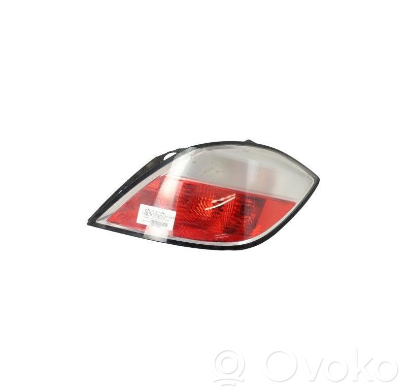 Opel Astra H Aizmugurējais lukturis virsbūvē 