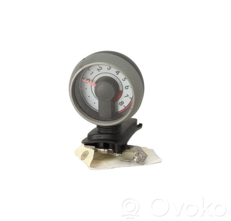Peugeot 107 Tachometer 