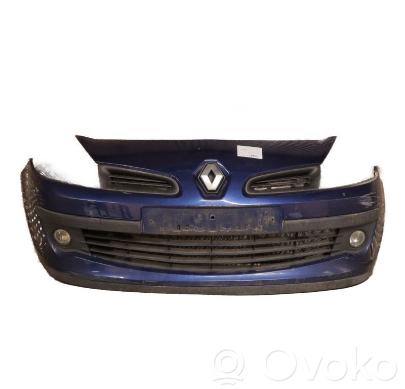 Renault Clio III Parachoques delantero 