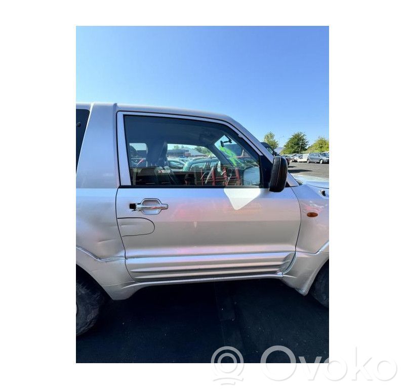 Mitsubishi Pajero Puerta delantera 