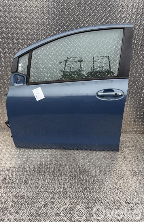 Toyota Yaris Puerta delantera