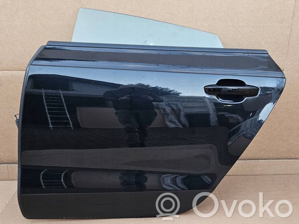 Puerta trasera   LY9T
