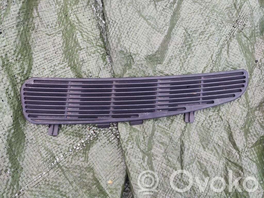Rejilla de ventilación trasera   8172424