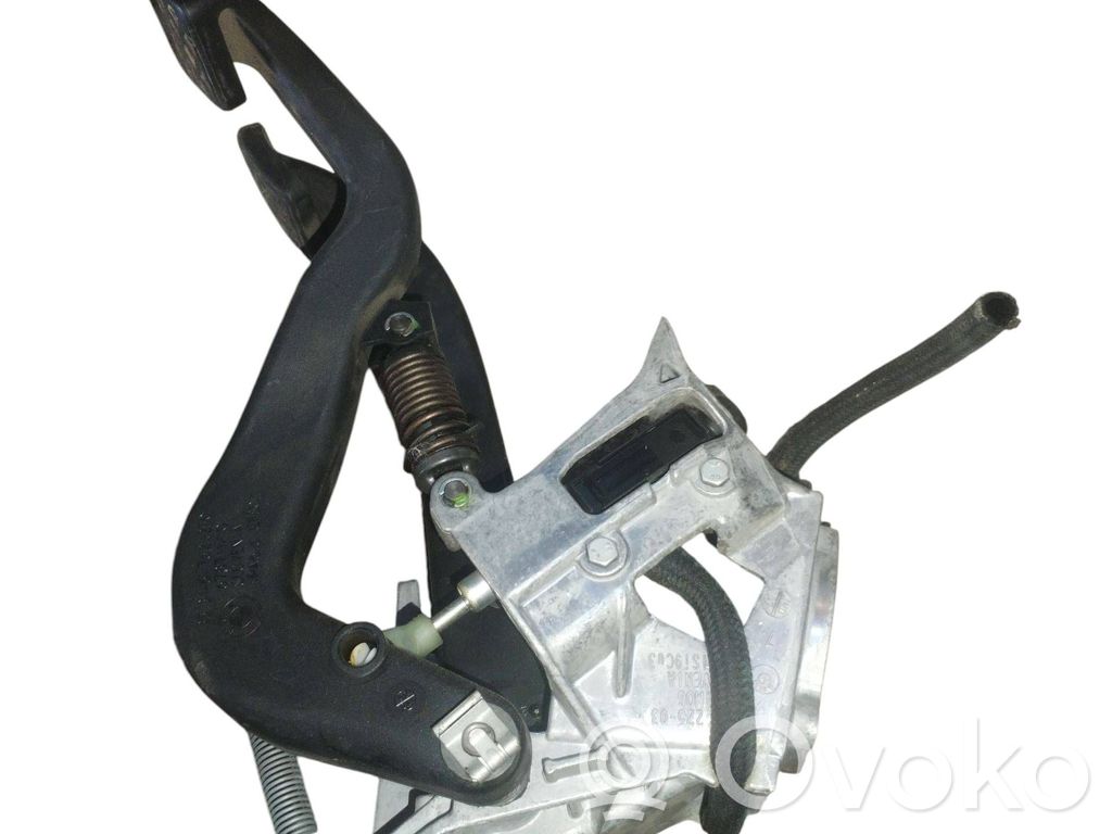 Assemblage pédale   6762250,678711,2283726