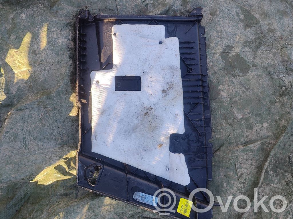 Trunk/boot side trim panel   7246967