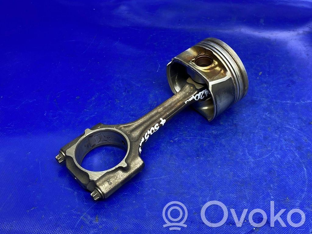 Audi A4 S4 B7 8E 8H Piston 