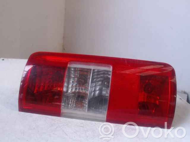 Ford Transit Aizmugurējais lukturis virsbūvē 